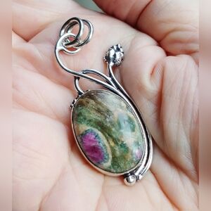 NWOT Gorgeous Natural Ruby Zoisite .925 Sterling Silver Overlay Pendant Necklace